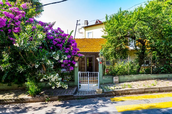 Turkey Closes 1,169 Neighborhoods to Foreign Residence